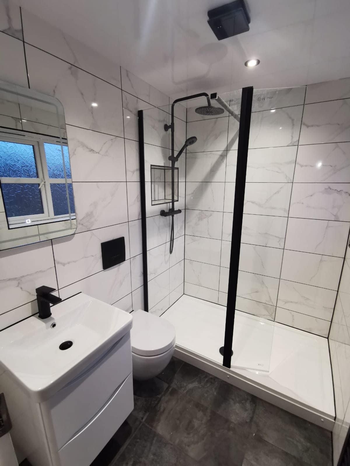 Marble-effect shower room